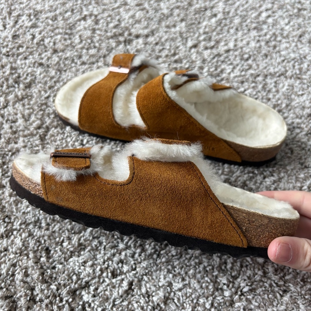NIB Birkenstock Women's Arizona Shearling Two-Strap Slide Sandal Size 5 (36) - Picture 5 of 10